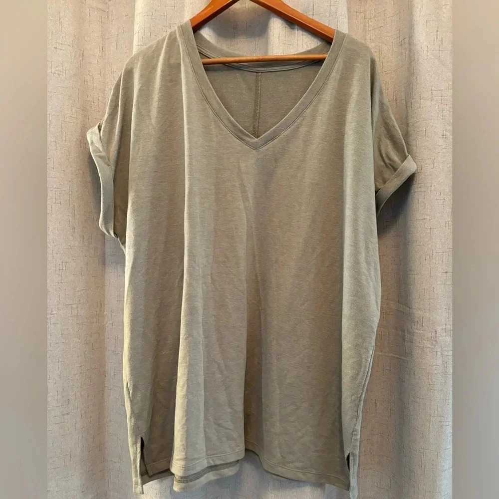No brand listed. Women’s Size 2X. Olive Green V-Neck thick‎ but soft t-shirt